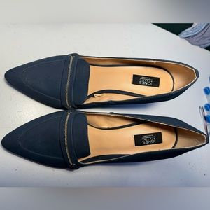 Dark blue Jones New York high heels with gold accents - size 10